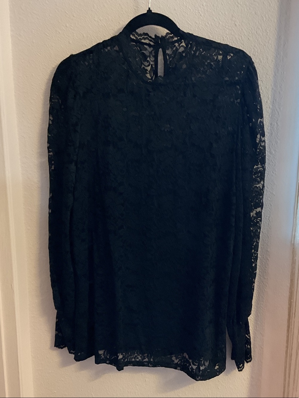 Black Lace Long-Sleeve Women's Top